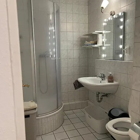 Privat And In Laatzen *