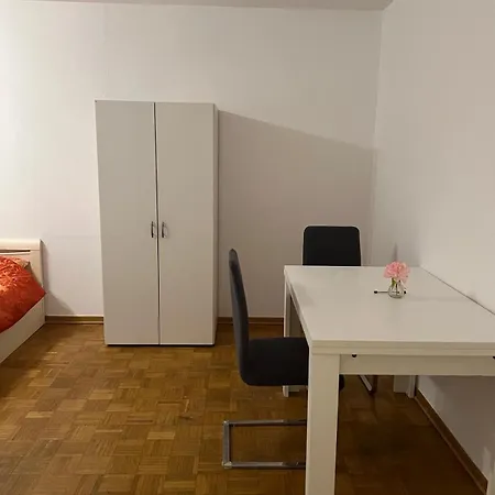 Privat And In Laatzen Apartment Hannover